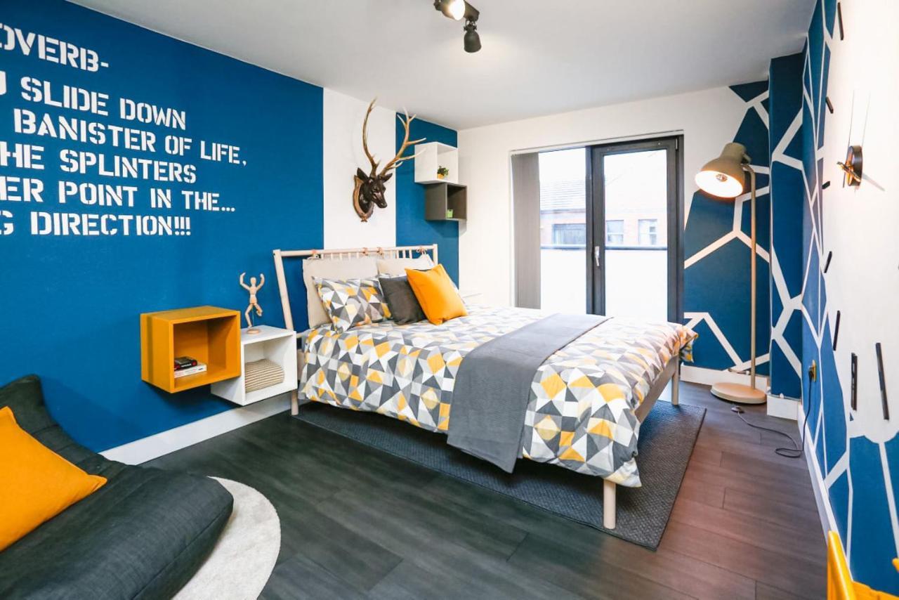 Funky City Apartment - Secure Parking - Wifi - Sleeps 6 - No Parties Belfast Kültér fotó