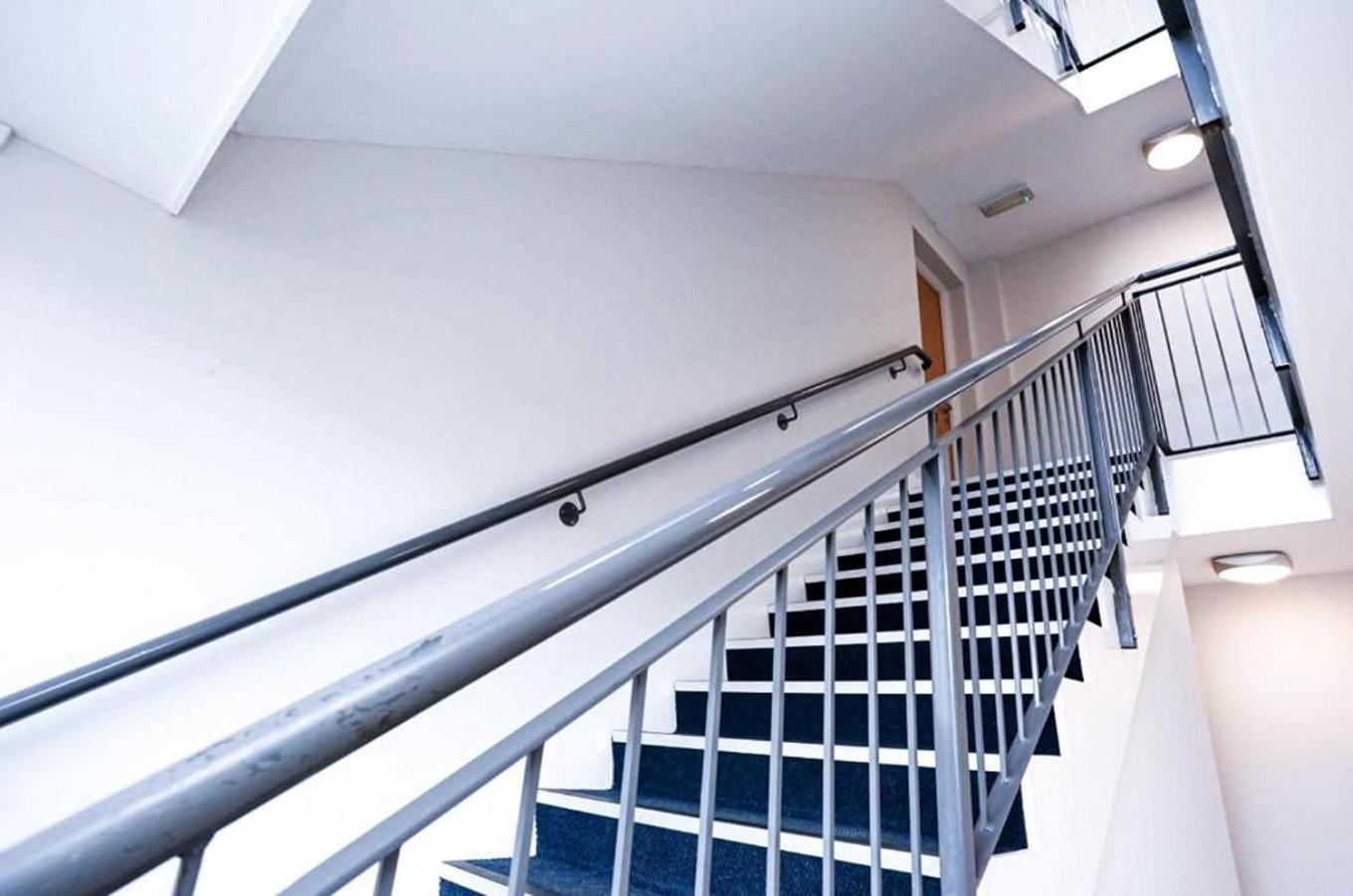 Funky City Apartment - Secure Parking - Wifi - Sleeps 6 - No Parties Belfast Kültér fotó