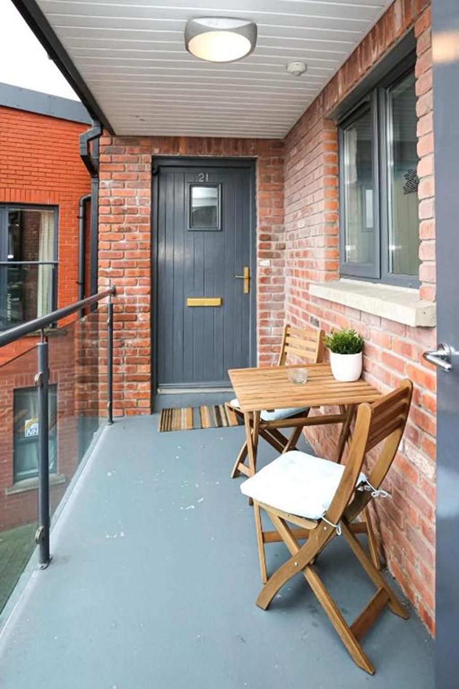 Funky City Apartment - Secure Parking - Wifi - Sleeps 6 - No Parties Belfast Kültér fotó