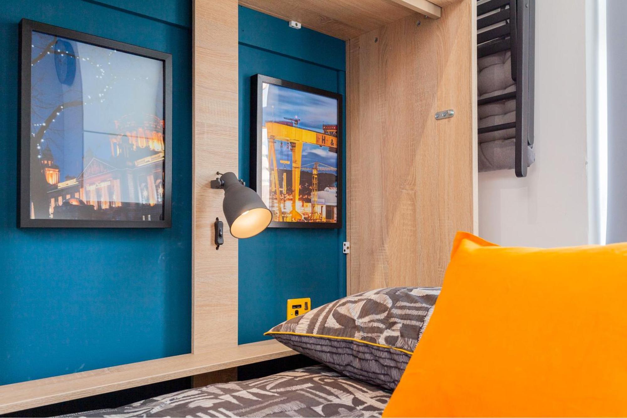 Funky City Apartment - Secure Parking - Wifi - Sleeps 6 - No Parties Belfast Kültér fotó